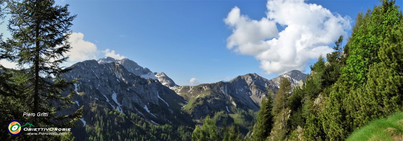 22 Vista verso Corno Branchino, Arera, Il Pizzo.jpg